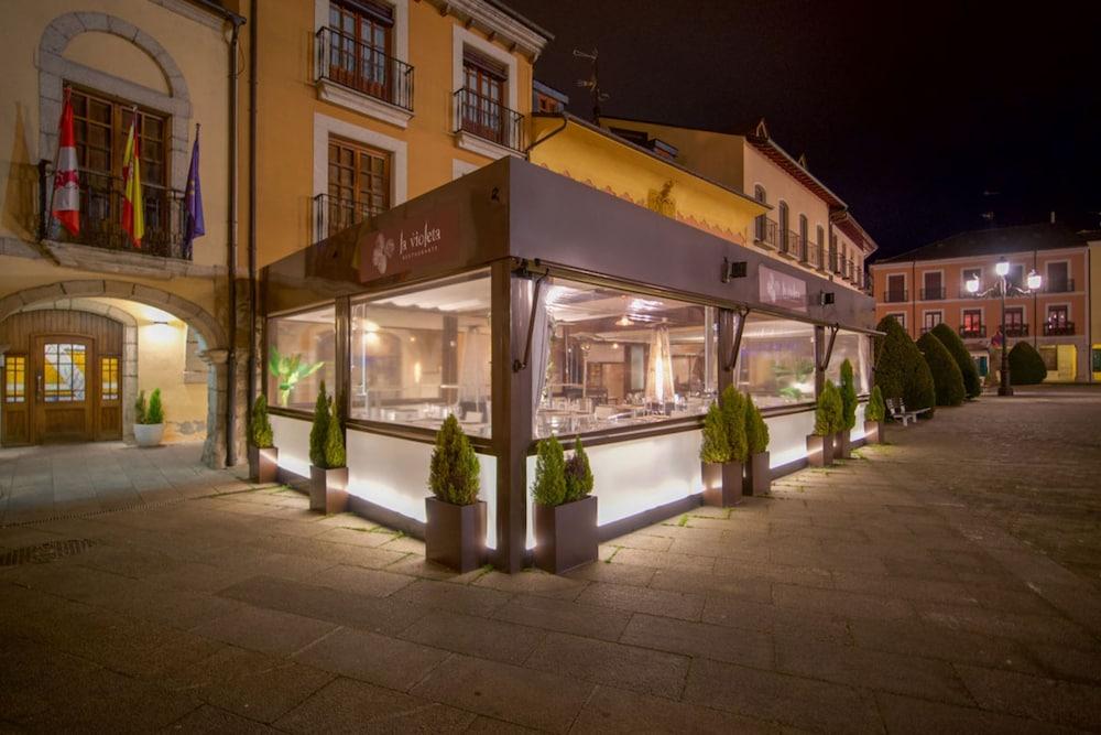 Hotel Aroi Bierzo Plaza Ponferrada Exterior photo