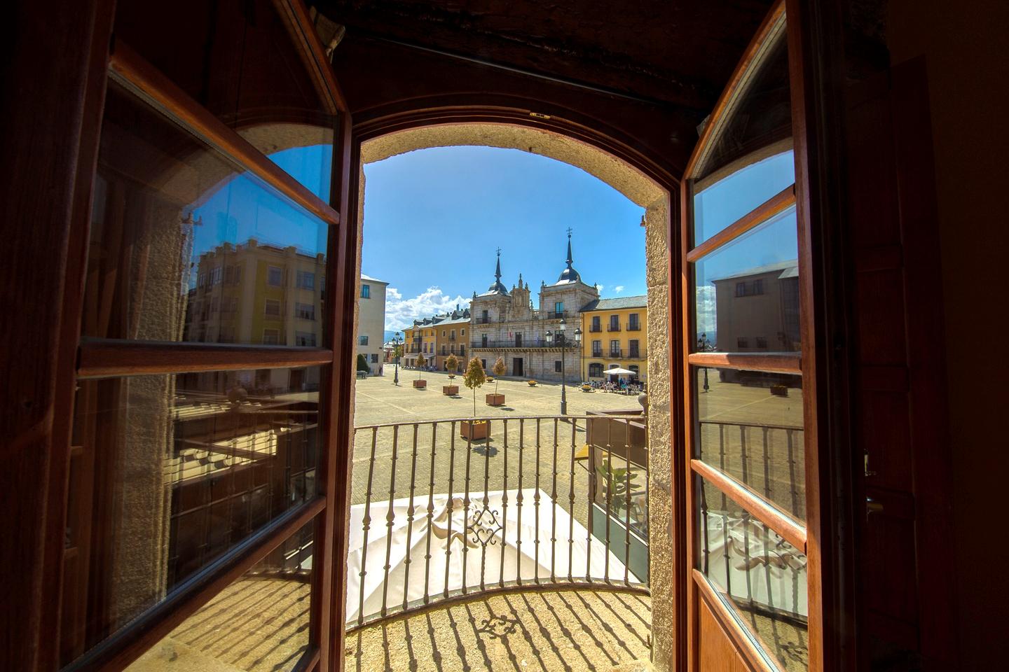 Hotel Aroi Bierzo Plaza Ponferrada Exterior photo