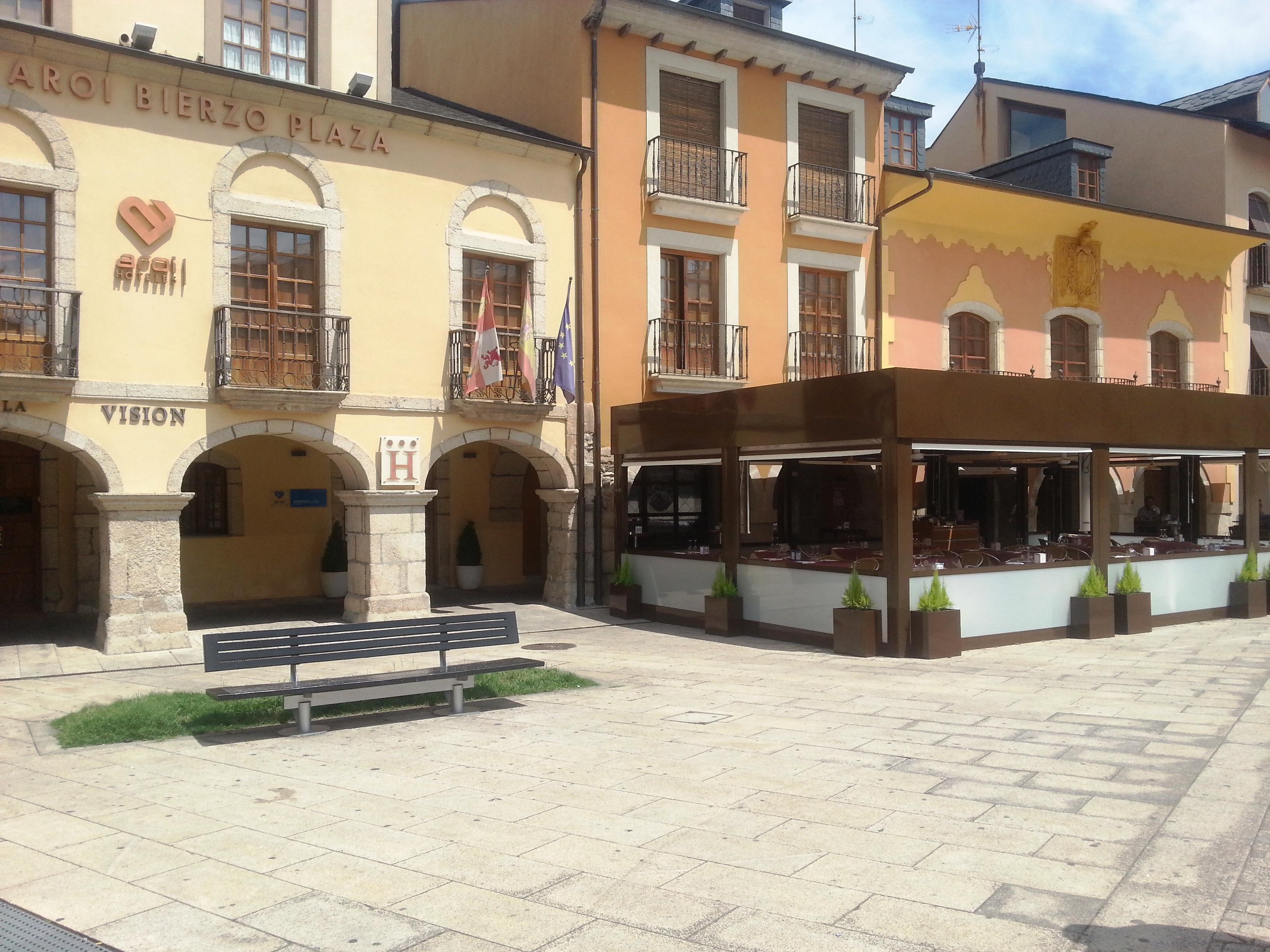 Hotel Aroi Bierzo Plaza Ponferrada Exterior photo