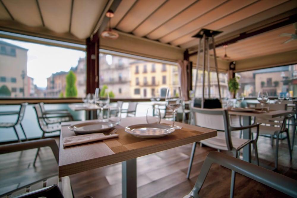 Hotel Aroi Bierzo Plaza Ponferrada Exterior photo