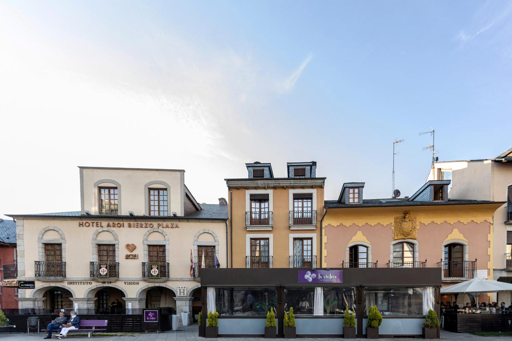 Hotel Aroi Bierzo Plaza Ponferrada Exterior photo