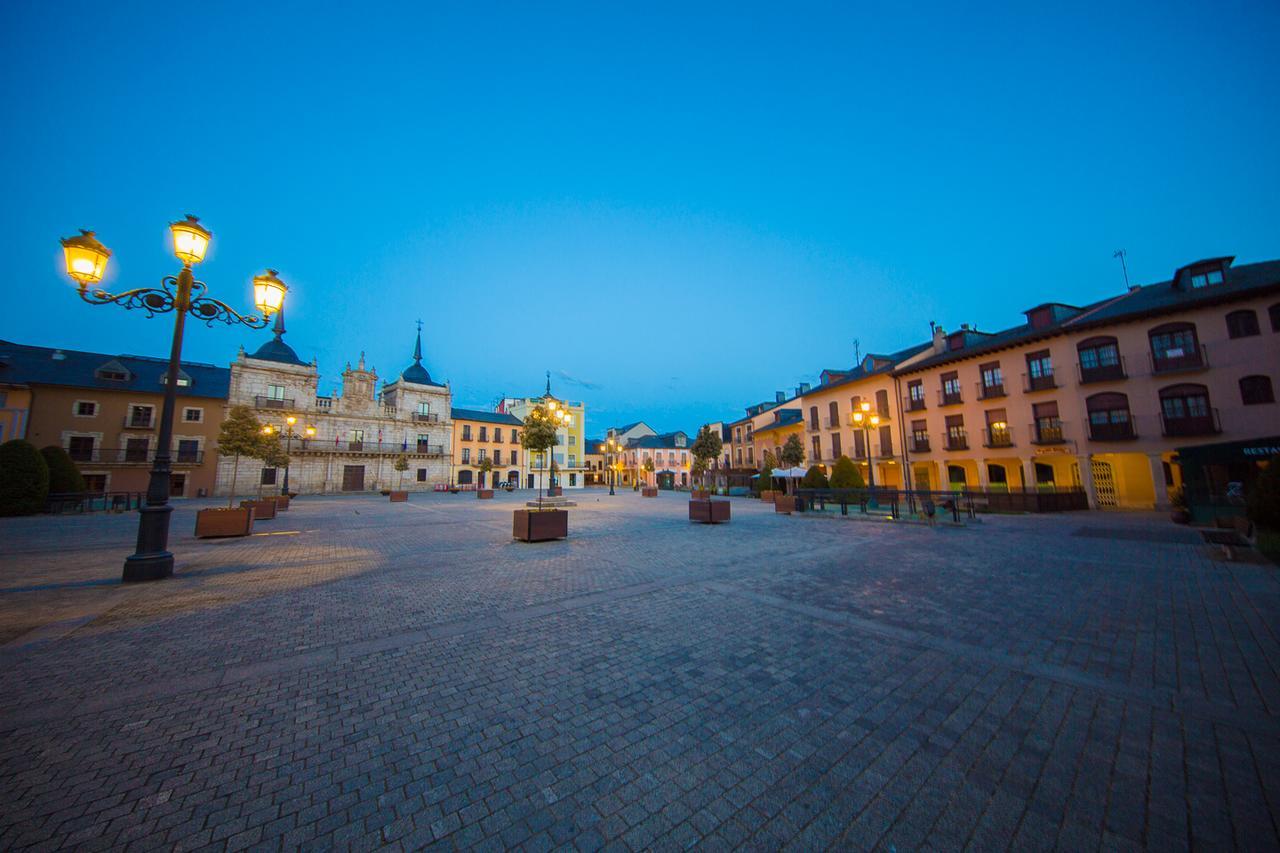 Hotel Aroi Bierzo Plaza Ponferrada Exterior photo